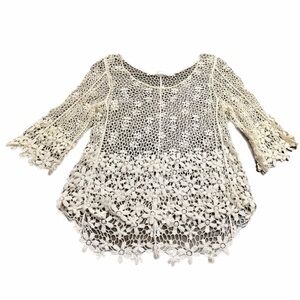 90s does 60s/70s Vintage Crochet Open Knit Daisy Lace Floral Boho Top (Cream) M